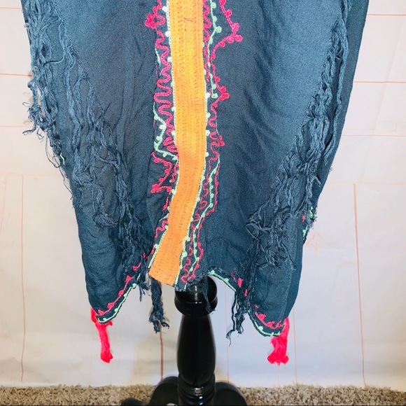 Beaches & Boho swimsuit Coverup Embroidered Tassle - Picture 3 of 8